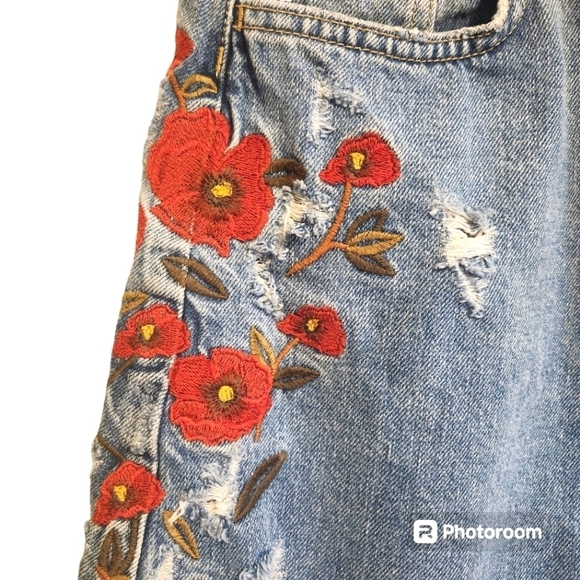 ZARA DENIM HIGH WAISTED FLORAL EMBROIDERED DISTRESSED CUT OFF MINI SKIRT SIZE XS - Picture 6 of 10